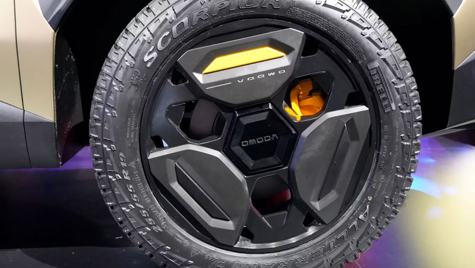 Νέο Omoda X: Plug-in hybrid SUV 279 ίππων που περνά μέσα από νερό 